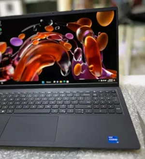 New Laptop Dell Vostro 3520 8GB Intel Core i5 HDD 1T