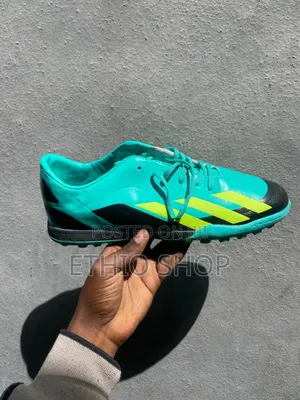 Adidas Football Shoes,ታኬታ