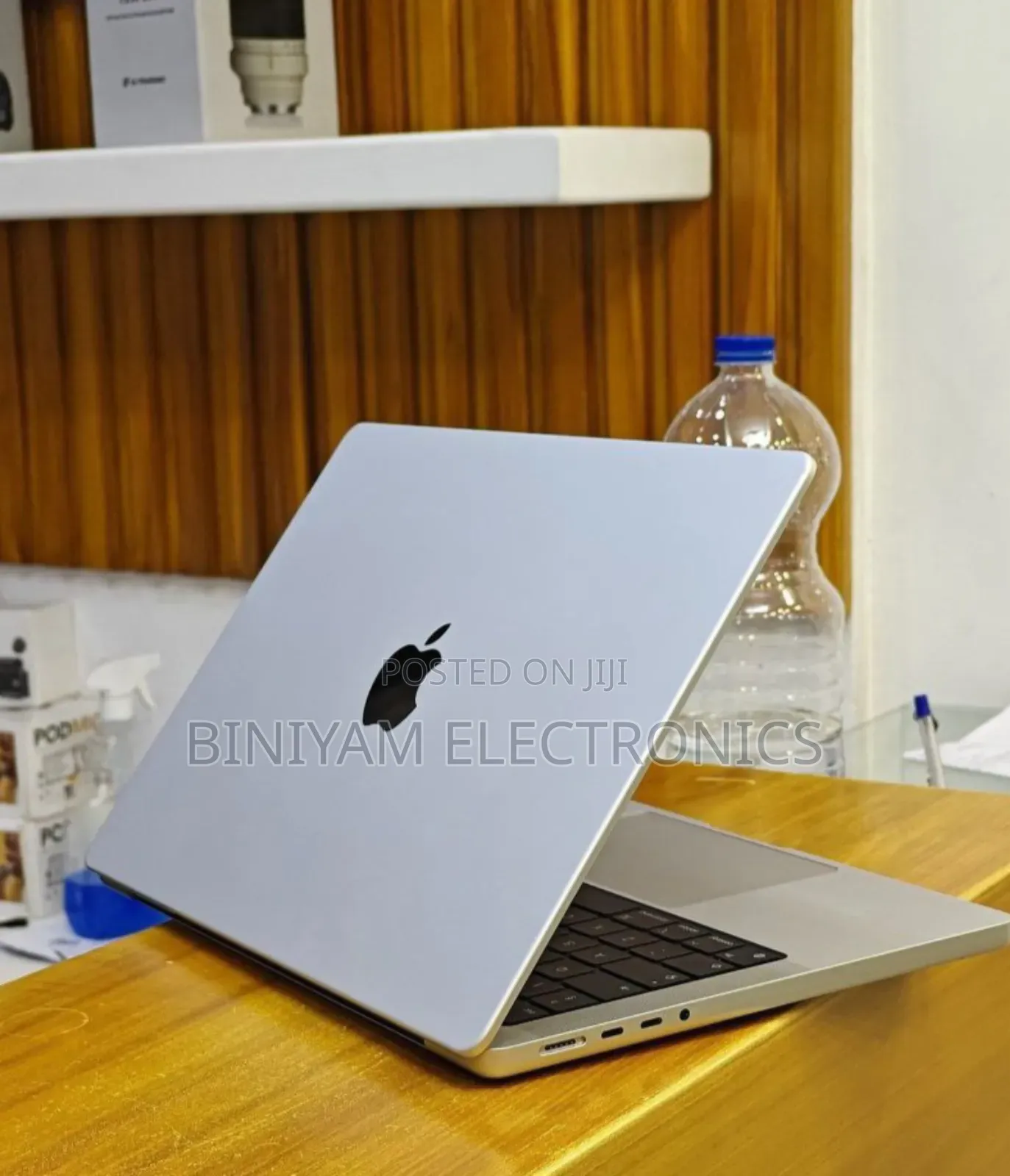 New Laptop Apple MacBook Pro M1 16GB Apple M1 Pro SSD 512GB