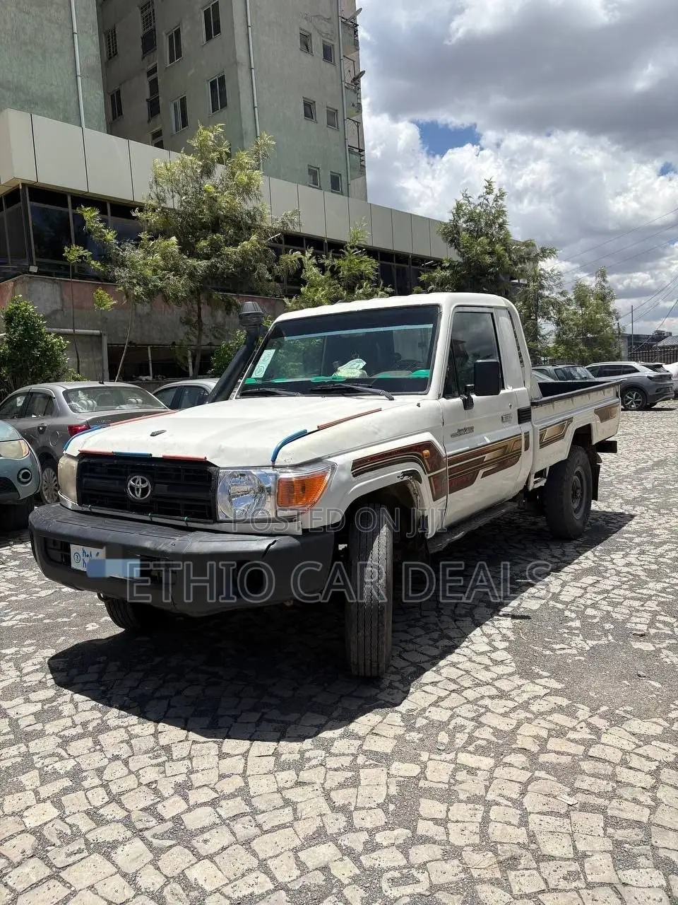Toyota Land Cruiser 2012 White