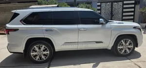 Toyota Sequoia 2024 Silver