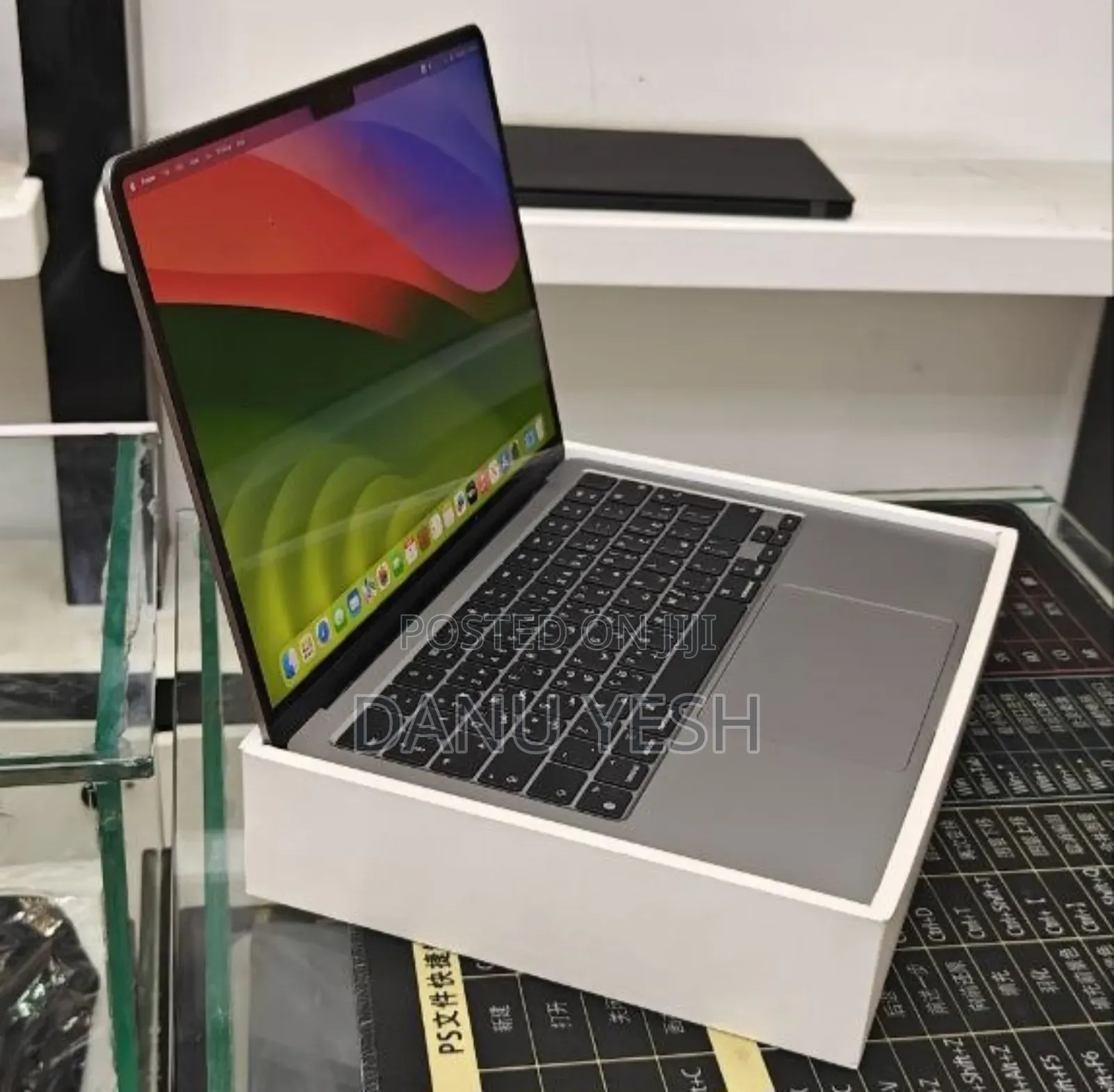 New Laptop Apple MacBook Air 8GB Apple M2 SSD 512GB