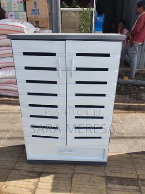 Shoe Rack, Chama Maskemecha