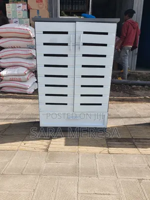 Shoe Rack, Chama Maskemecha