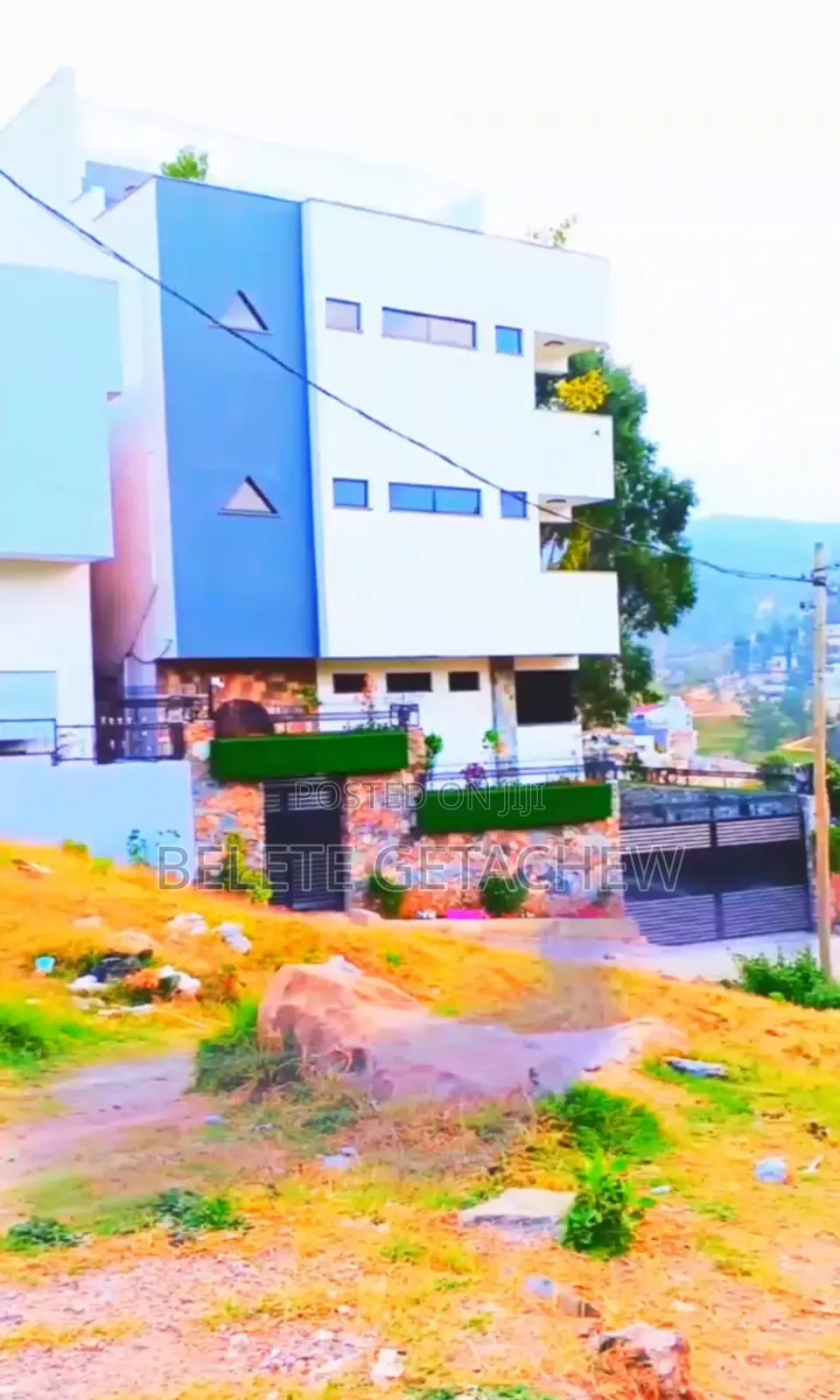 8bdrm House in Us Embassy, B+G+2, Gullele for sale