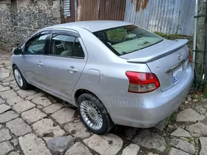 Toyota Belta 2009 Silver