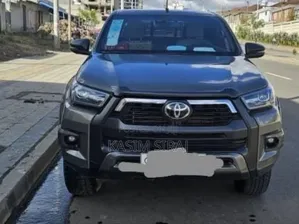 Toyota Hilux Revo Double Cab Deisel 2.8 AWD 2022 Blue
