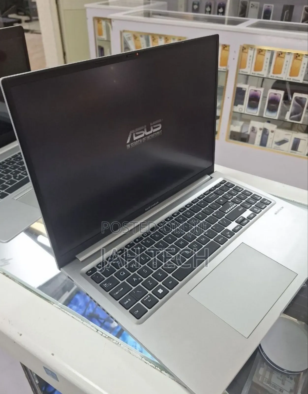 New Laptop Asus VivoBook 15 X505BA 8GB Intel Core i3 SSD 256GB
