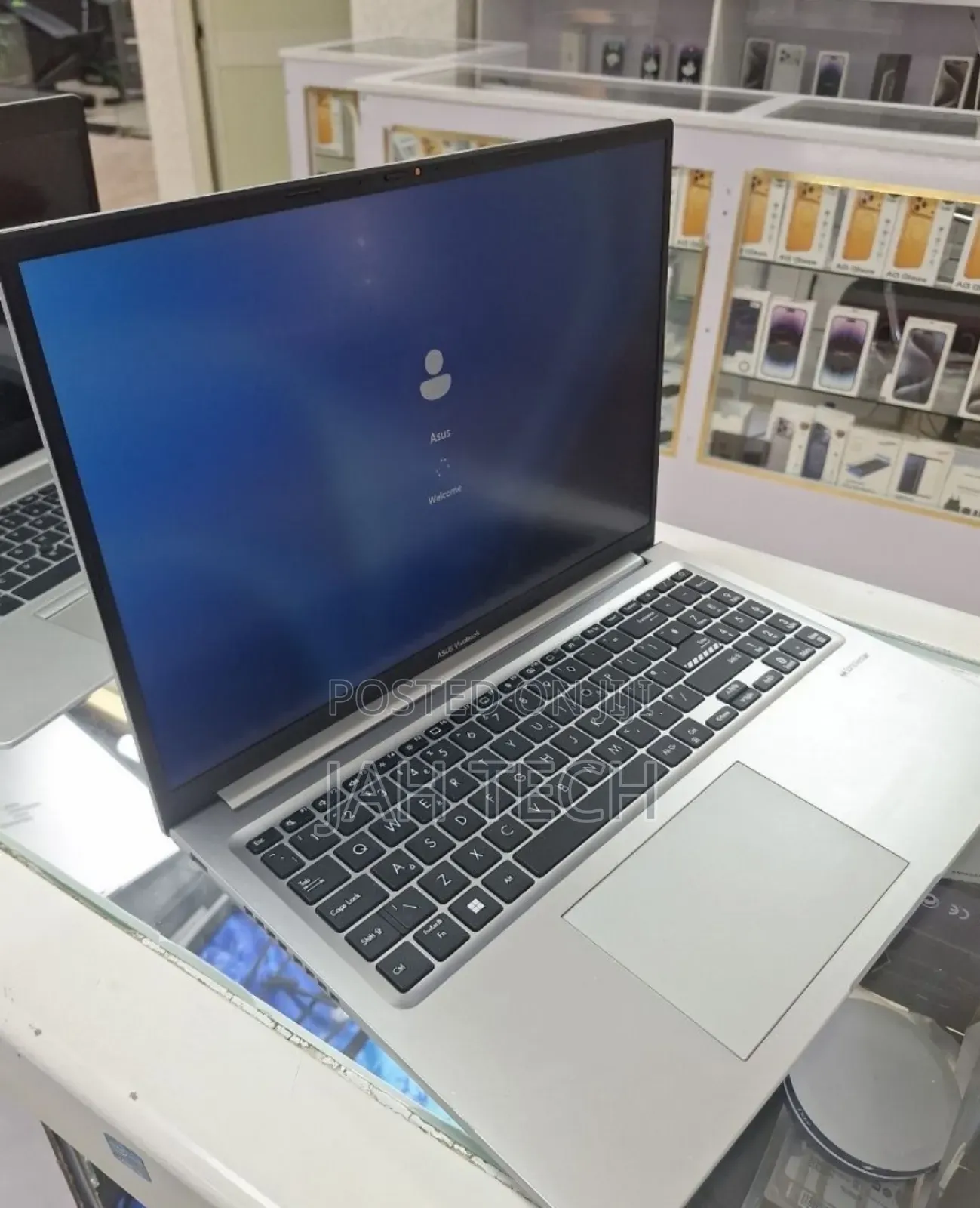 New Laptop Asus VivoBook 15 X505BA 8GB Intel Core i3 SSD 256GB
