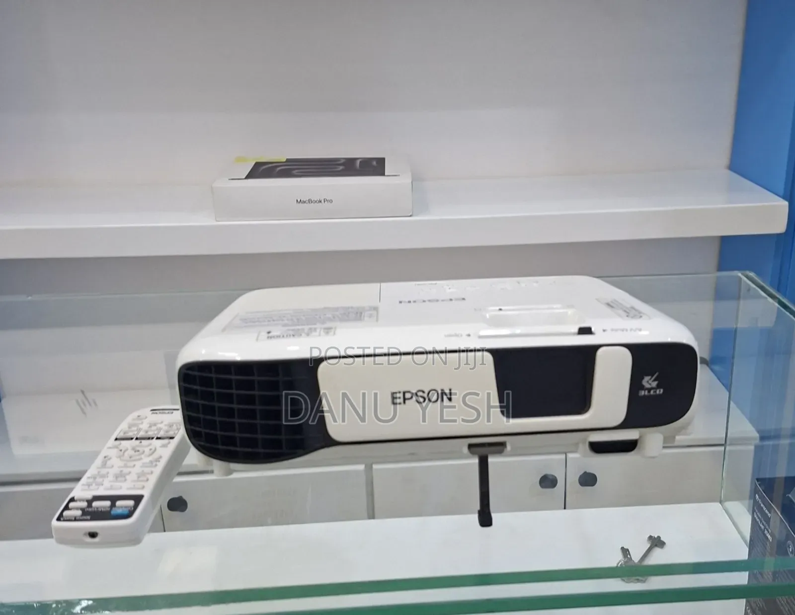 Eepson Projector