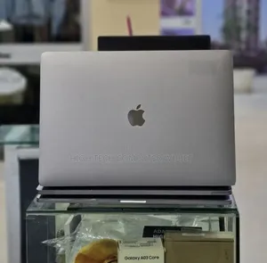 New Laptop Apple MacBook Pro 2017 16GB Intel Core i7 SSD 512GB
