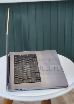 New Laptop Apple MacBook Pro 2021 M1 16GB Apple M1 Pro SSD 512GB