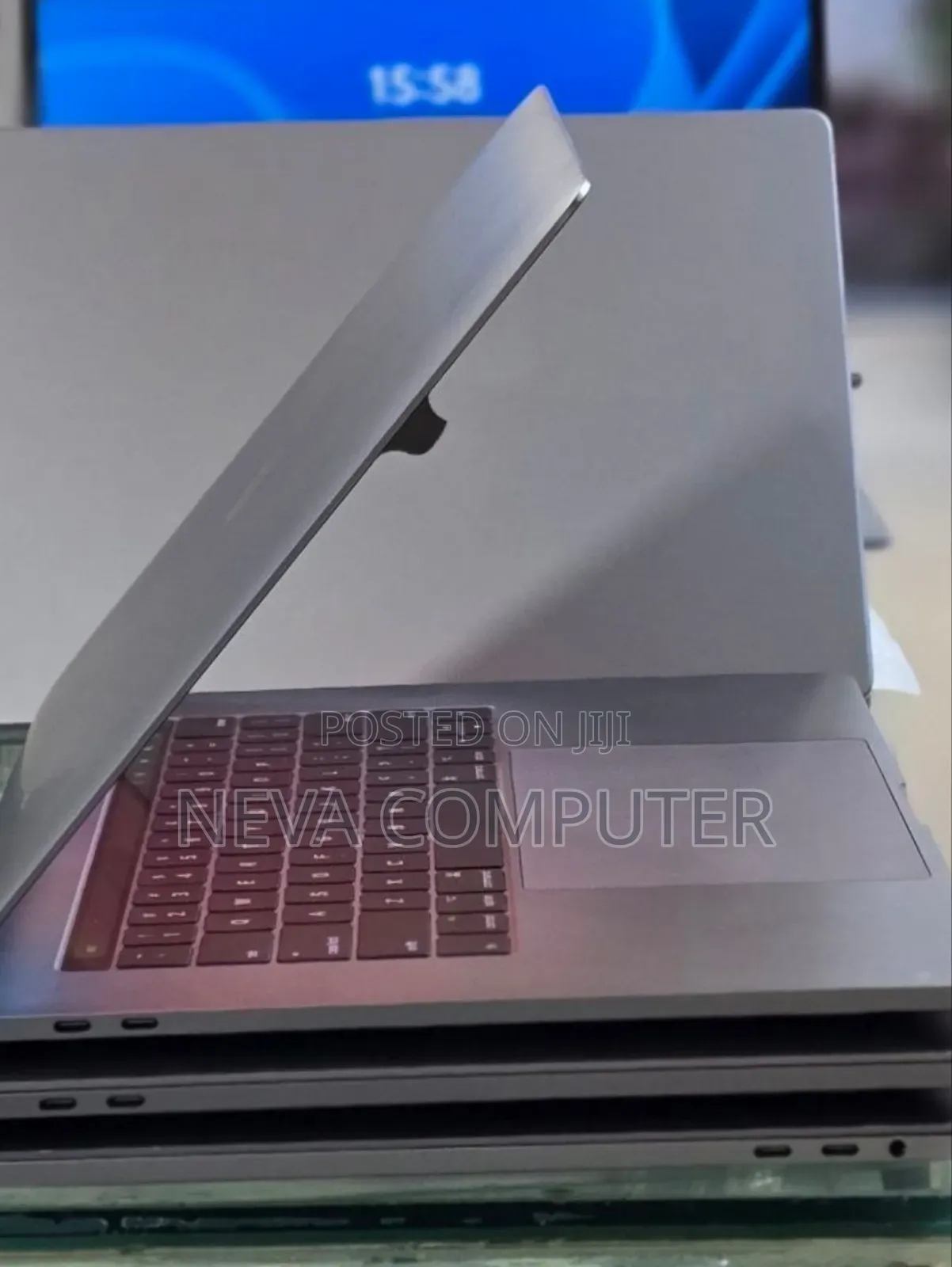 New Laptop Apple MacBook Pro 2017 16GB Intel Core i7 SSD 512GB