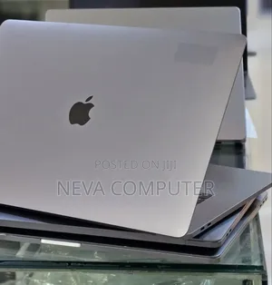 New Laptop Apple MacBook Pro 2017 16GB Intel Core i7 SSD 512GB