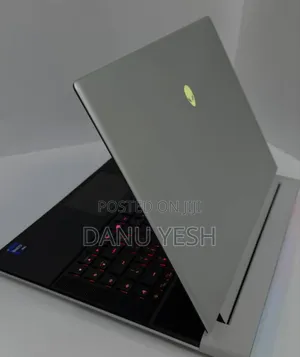 New Laptop Alienware M15 r3 32GB Intel Core i9 SSD 1T