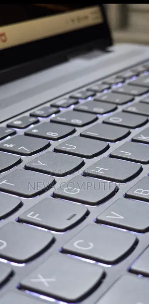 New Laptop Lenovo Yoga 7i 16GB Intel Core Ultra 7 SSD 1T