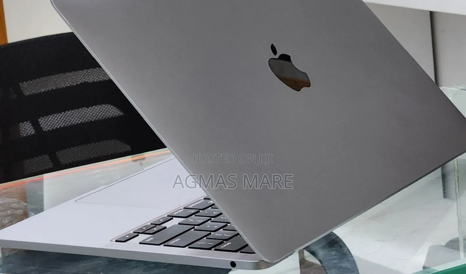 New Laptop Apple MacBook Pro 2022 M2 8GB Apple M2 SSD 256GB