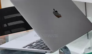 New Laptop Apple MacBook Pro 2022 M2 8GB Apple M2 SSD 256GB