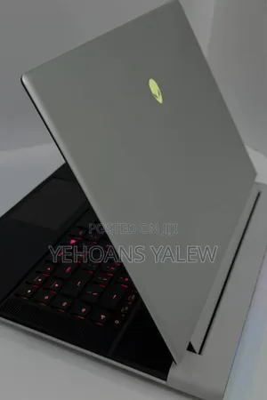 New Laptop Alienware M17x R2 32GB Intel Core i9 SSD 1T