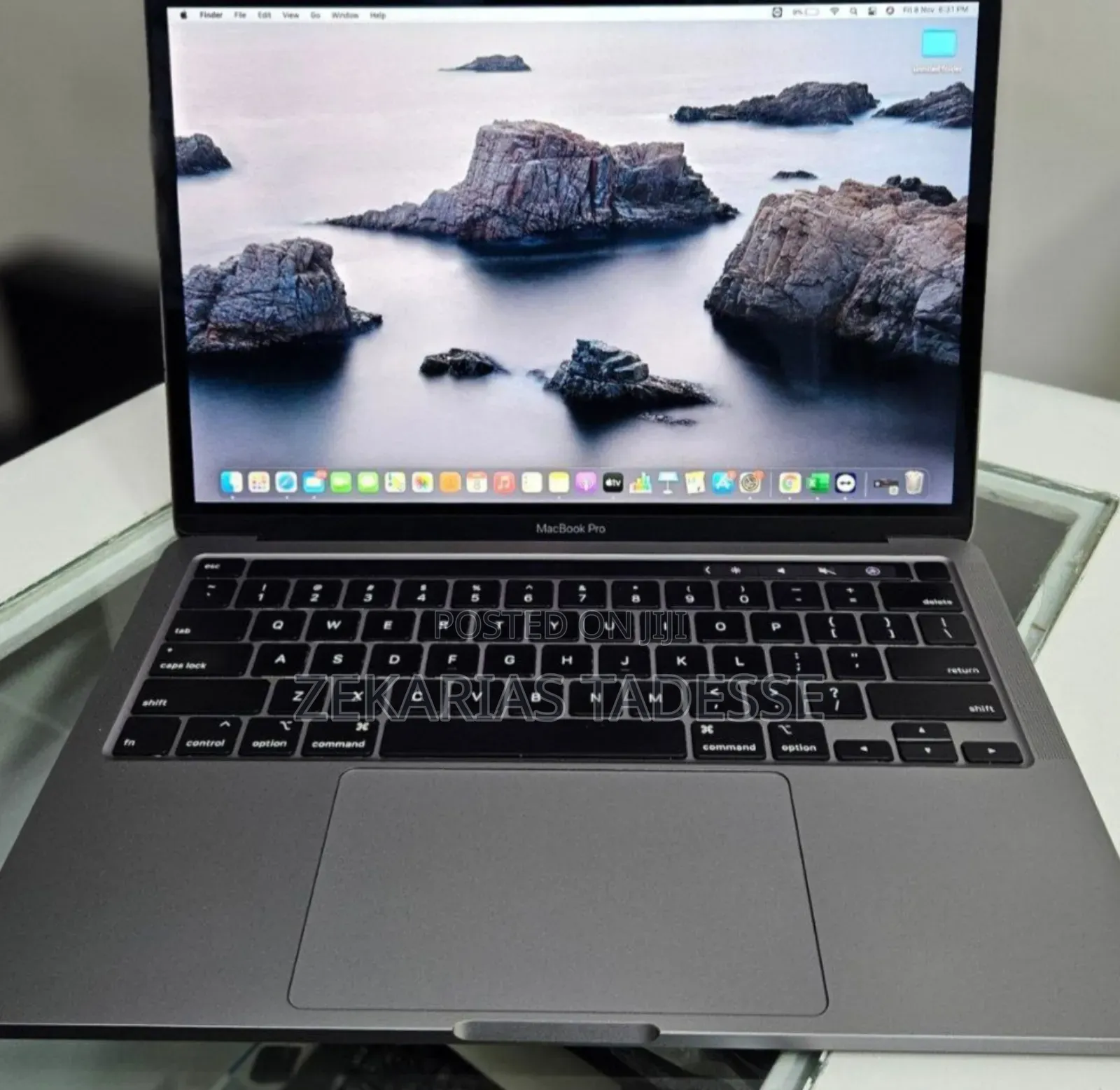 New Laptop Apple MacBook Pro 2019 8GB Intel Core i5 SSD 128GB