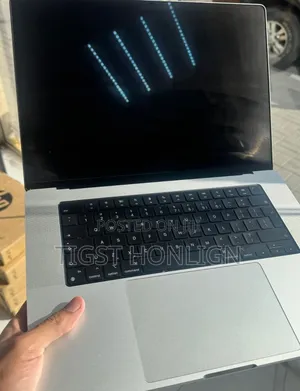 New Laptop Apple MacBook Pro M1 32GB Apple M1 Pro SSD 1T