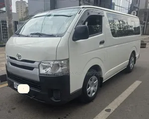 Toyota HiAce 2017 White
