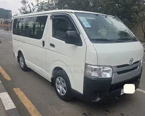 Toyota HiAce 2017 White