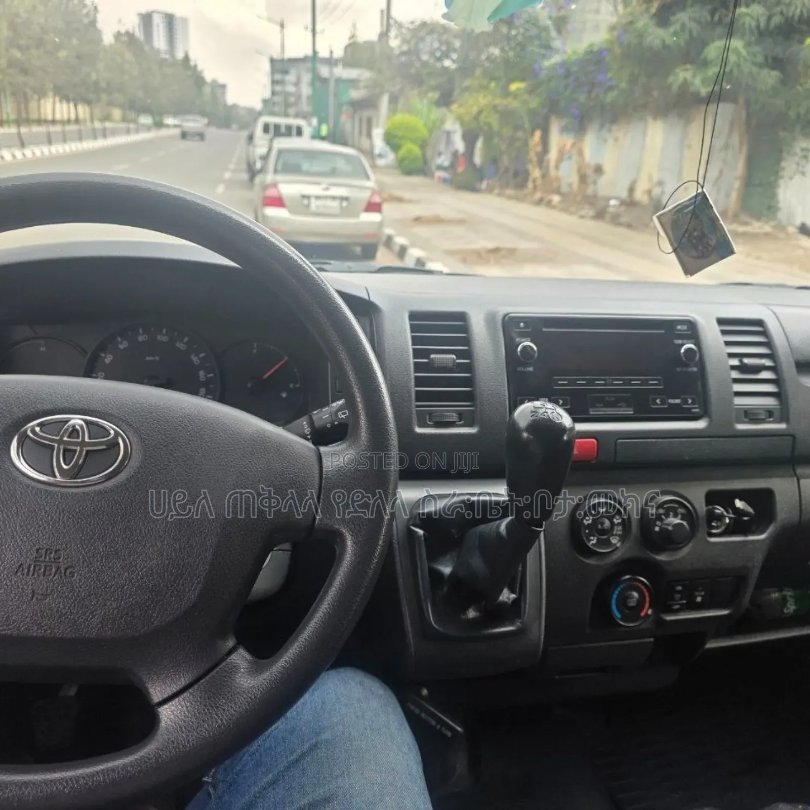 Toyota HiAce 2017 White