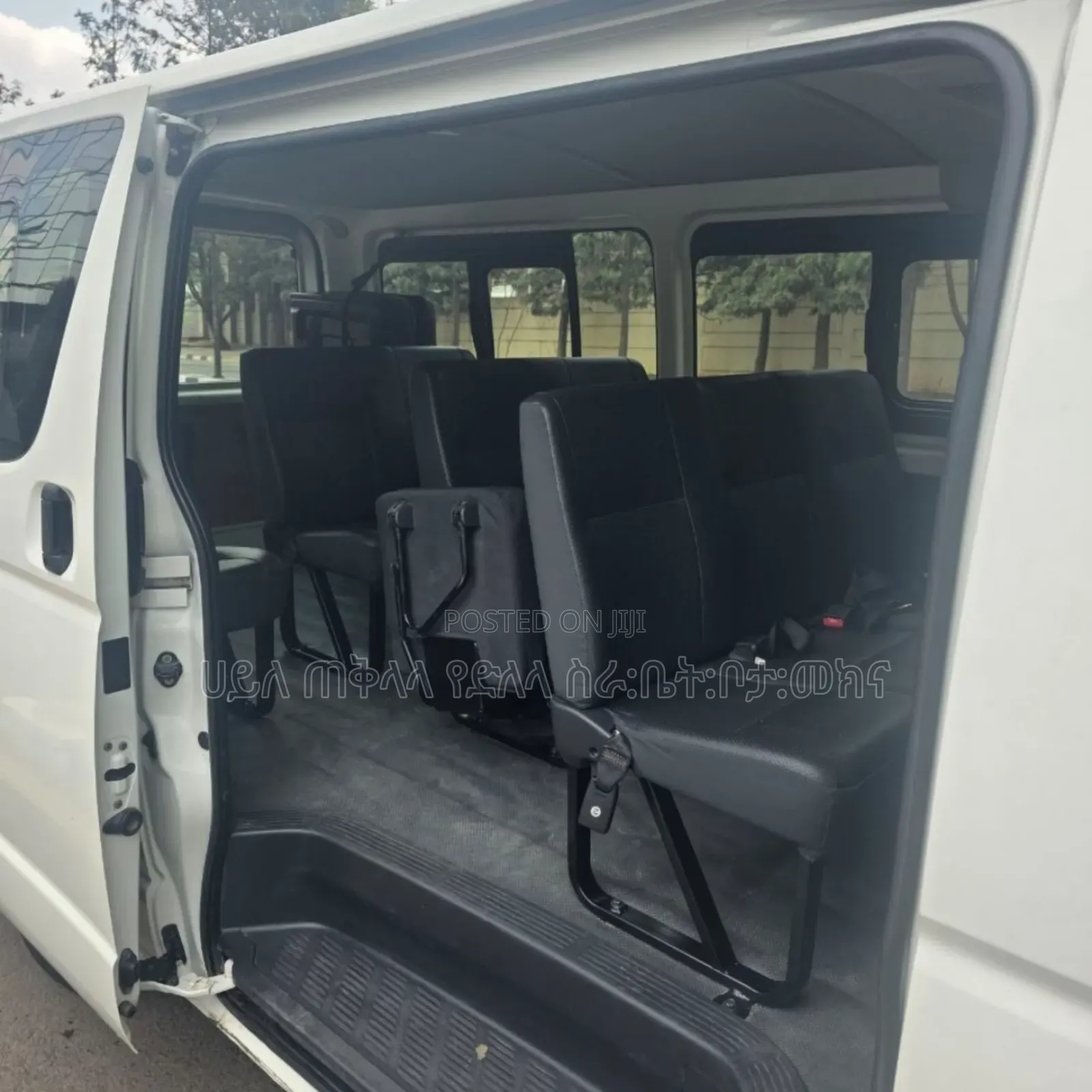 Toyota HiAce 2017 White