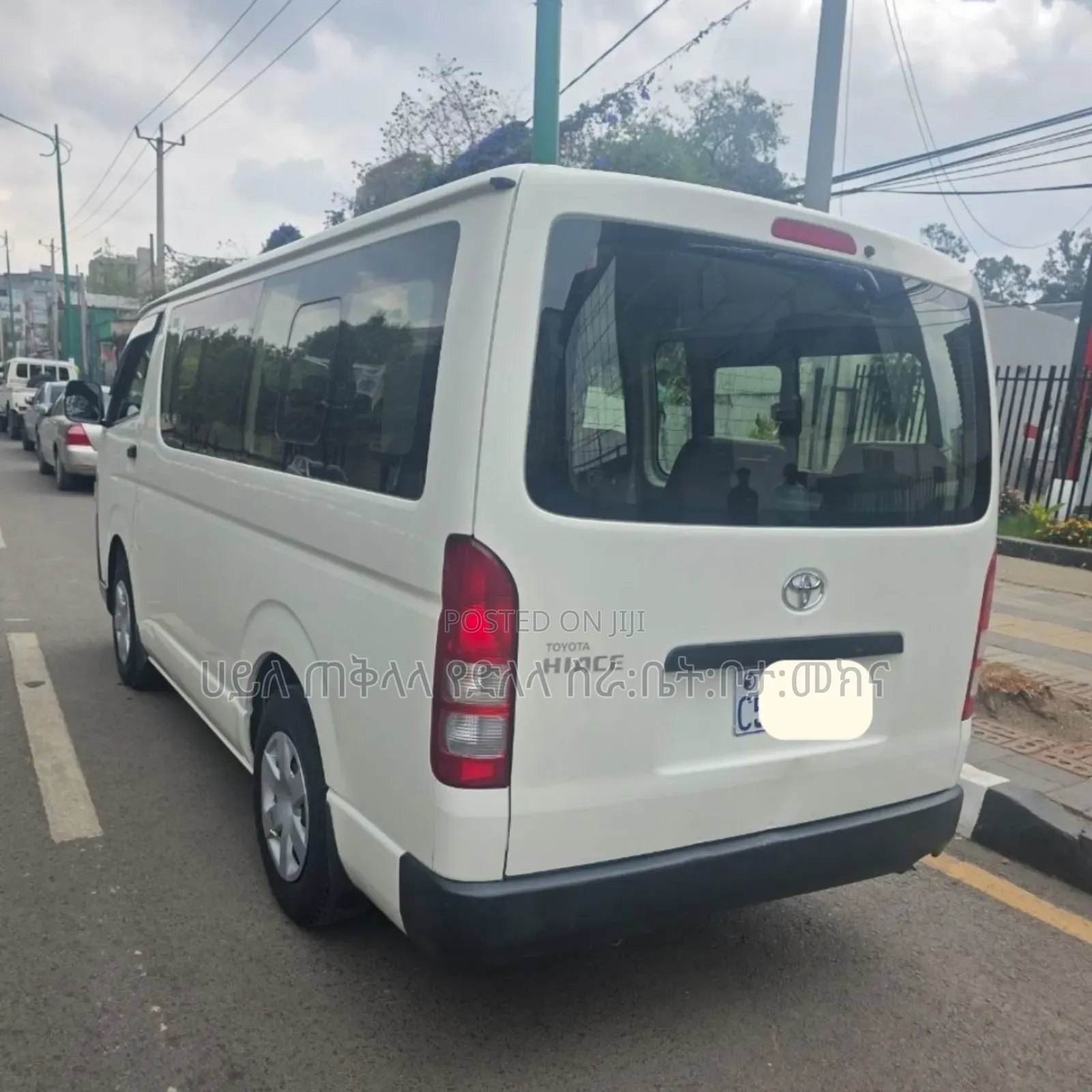 Toyota HiAce 2017 White
