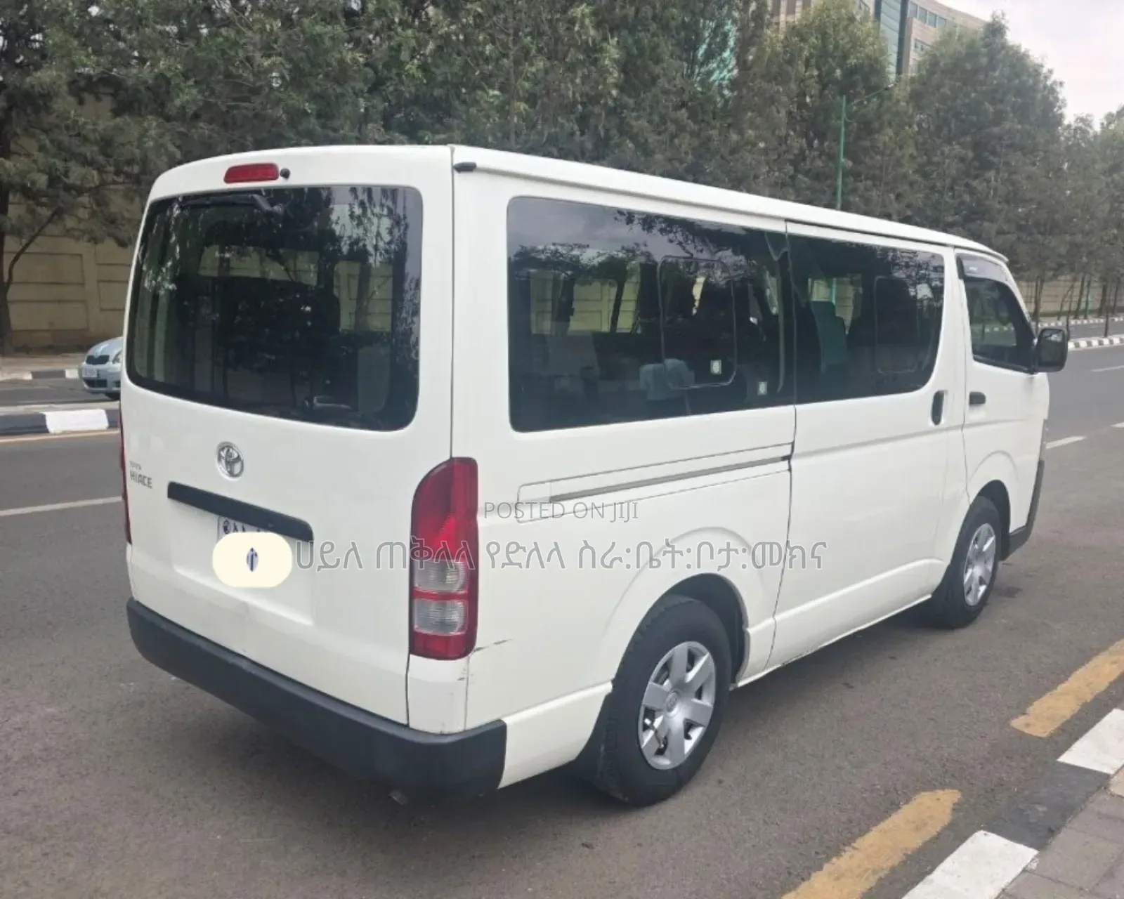 Toyota HiAce 2017 White