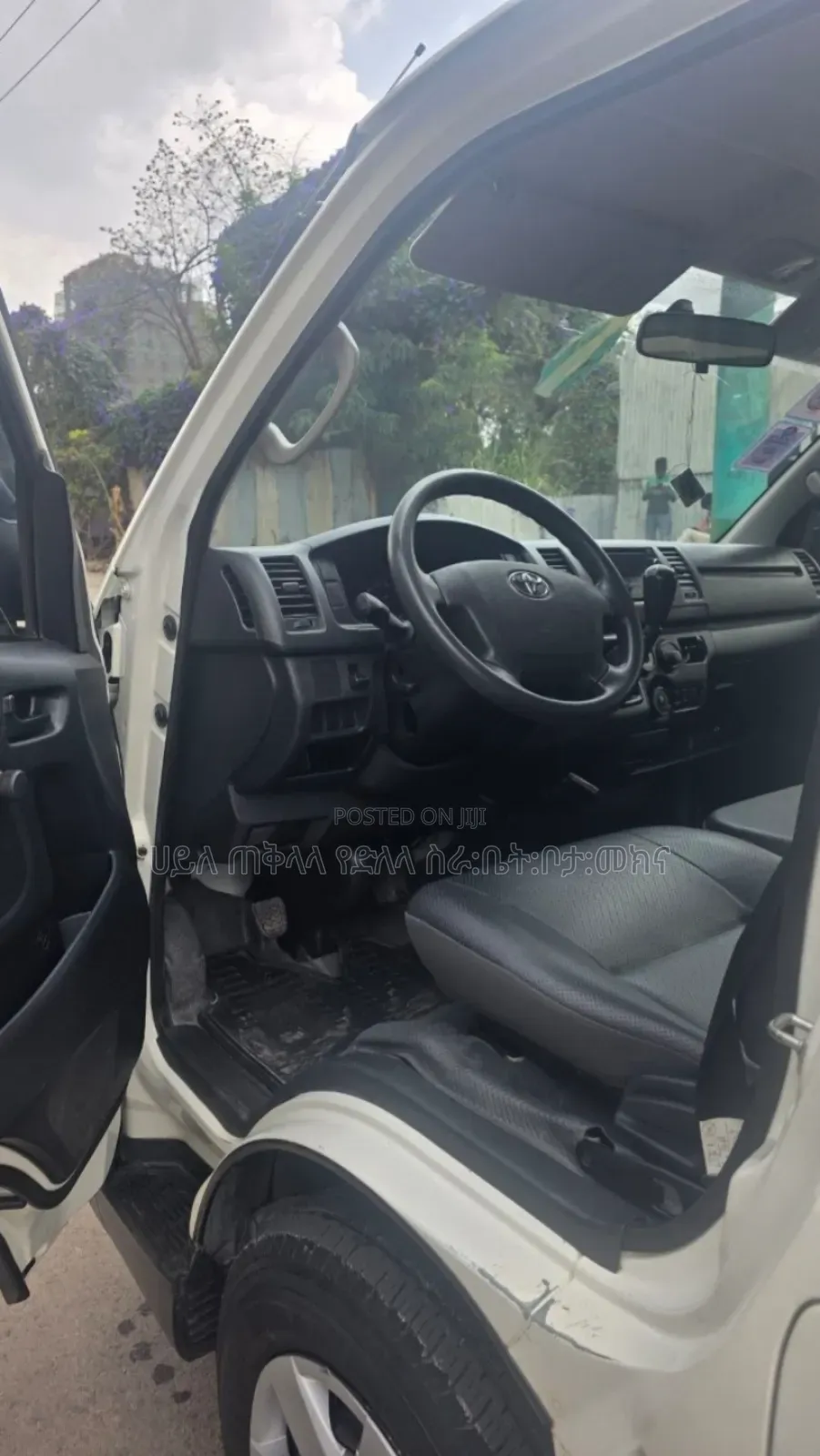 Toyota HiAce 2017 White