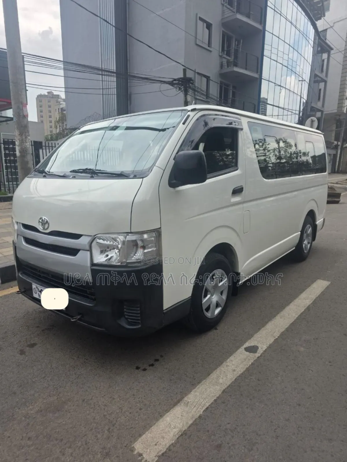 Toyota HiAce 2017 White