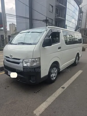 Toyota HiAce 2017 White