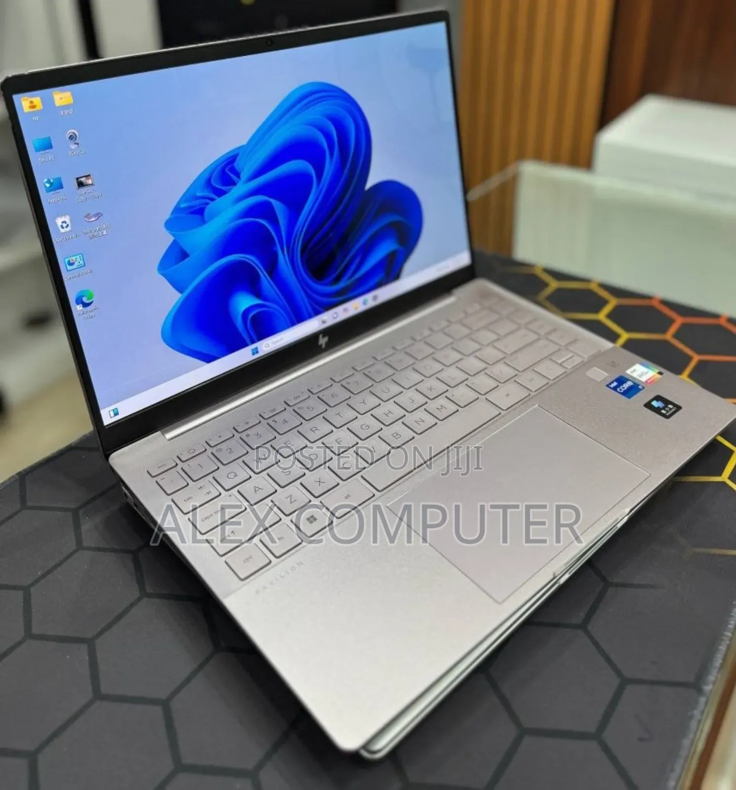New Laptop HP Pavilion 14 16GB Intel Core i7 SSD 1T