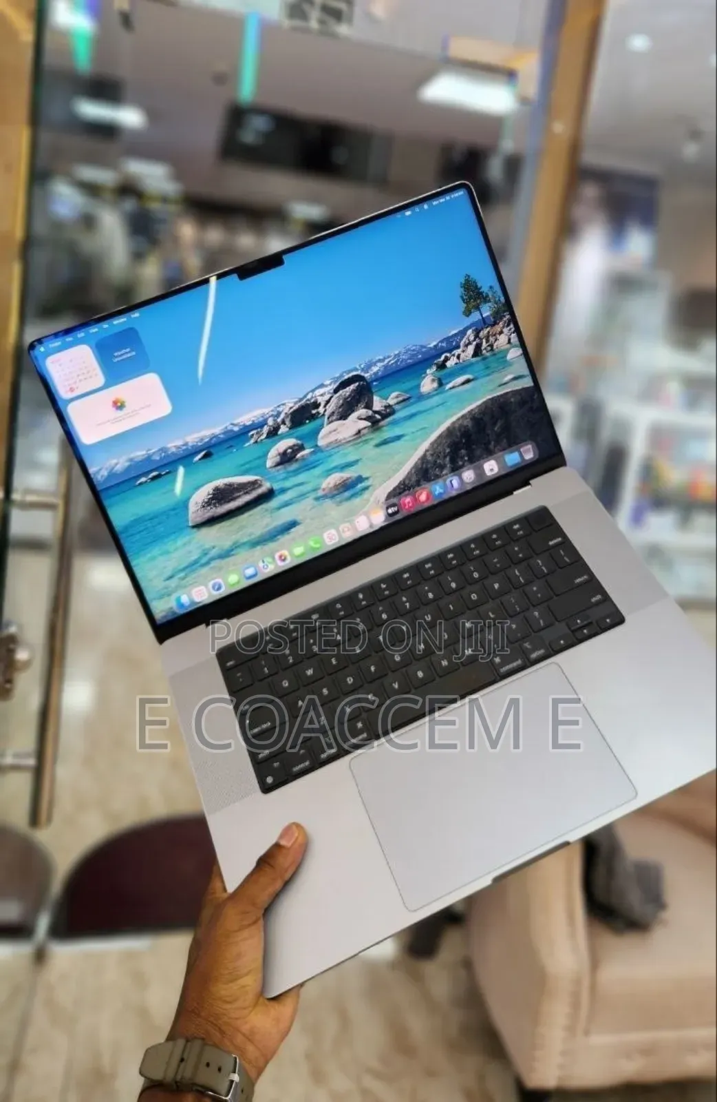 New Laptop Apple MacBook 16GB SSD 512GB