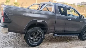 Toyota Hilux 2021 Gray