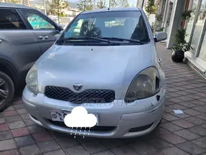 Toyota Vitz 2002 Silver