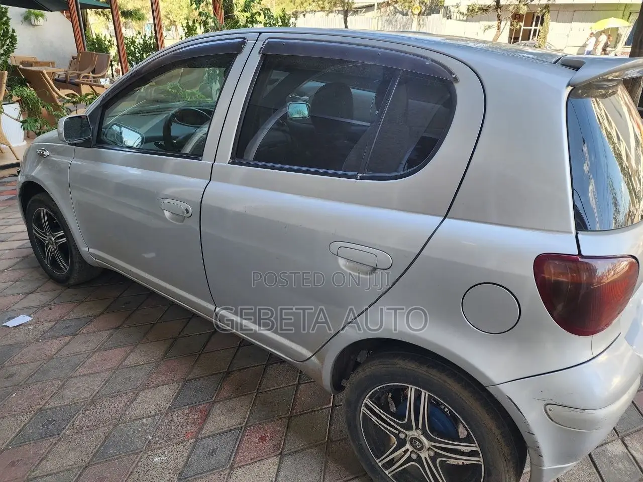 Toyota Vitz 2002 Silver
