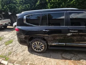 Toyota Land Cruiser 2023 Black