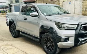 Toyota Hilux 2021 Silver