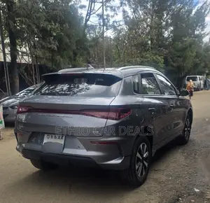 BYD E2 43 kWh 94 hp FWD 2024 Gray
