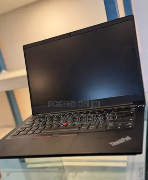 New Laptop Lenovo 8GB Intel Core i5 SSD 512GB