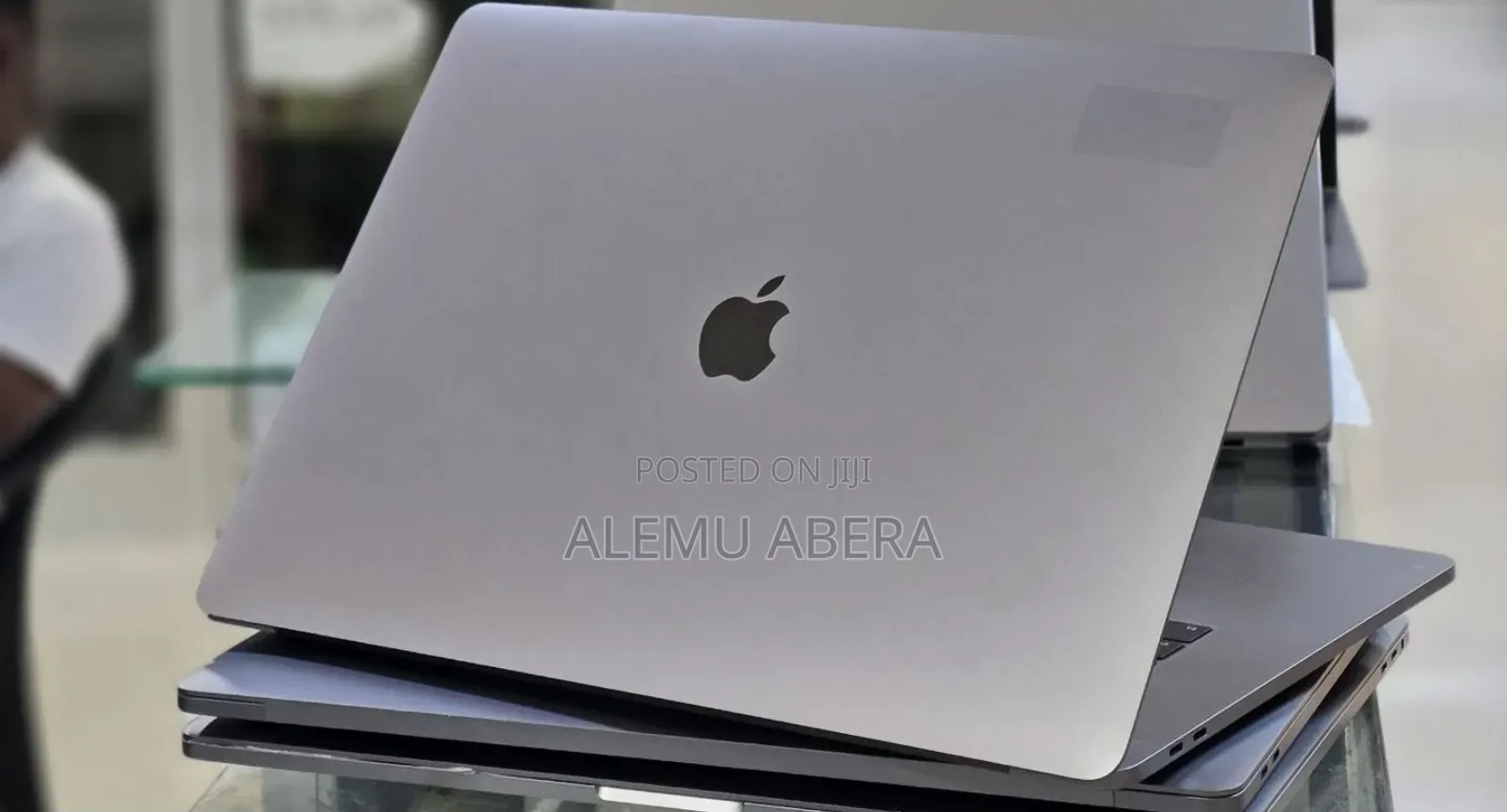 New Laptop Apple MacBook Pro 2017 16GB Intel Core i7 SSD 512GB