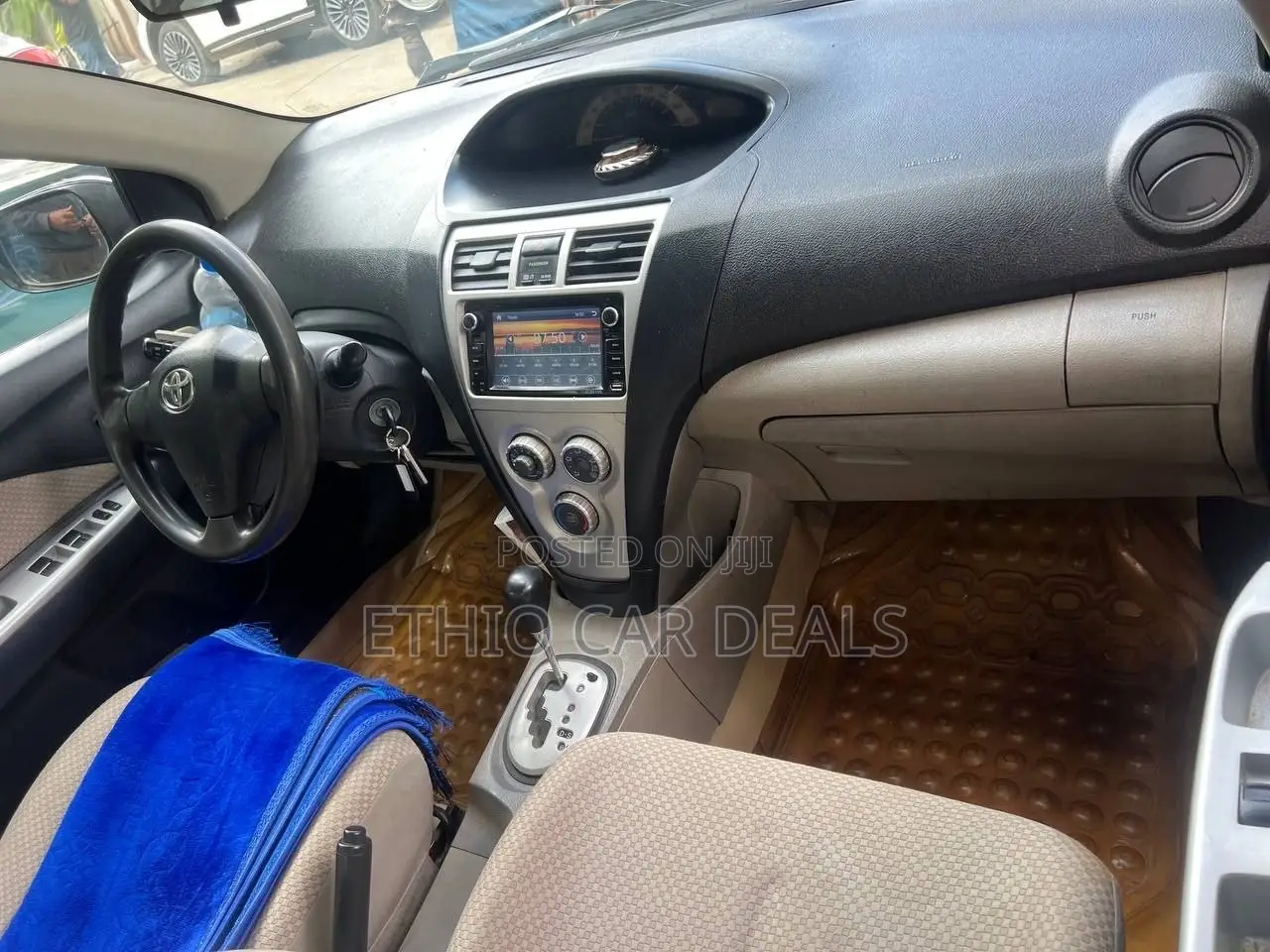 Toyota Yaris 2010 Green