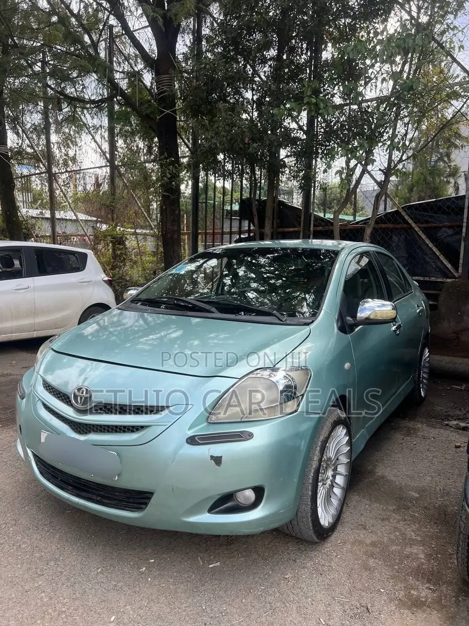 Toyota Yaris 2010 Green
