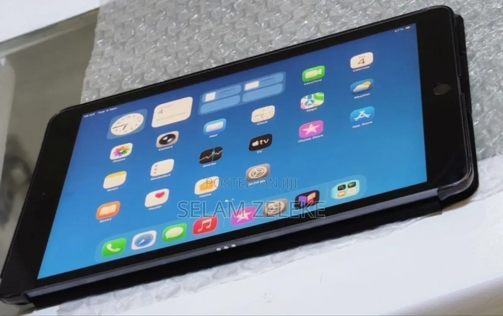 New Apple iPad Air 128 GB Gray