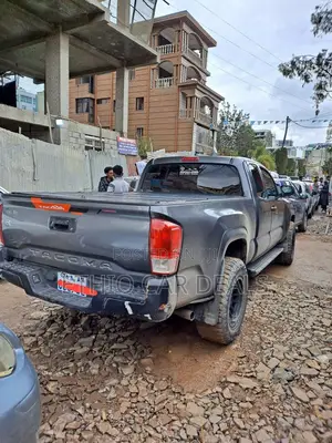 Toyota Tacoma 2017 Black