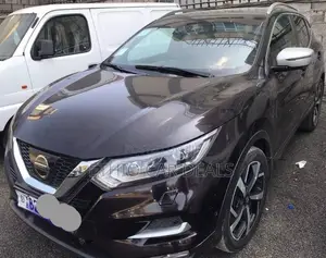 Nissan Qashqai 2018 Brown