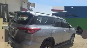 Toyota Fortuner 2019 Silver